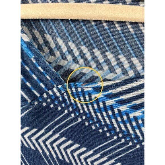 Chico's Travelers Classic Slinky Knit Acetate Sky Weaves Asymmetrical Top 3 XL - Picture 3 of 13